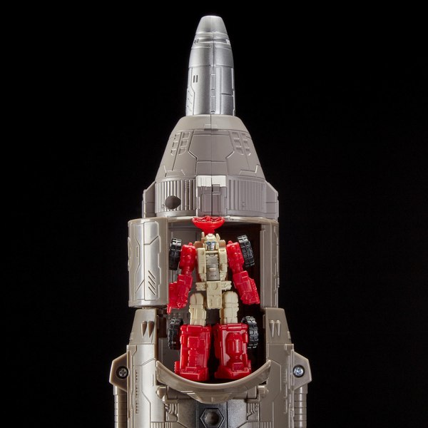 Omega Supreme Transformers Siege Titan Class High Res Stock Photos 13 (13 of 13)